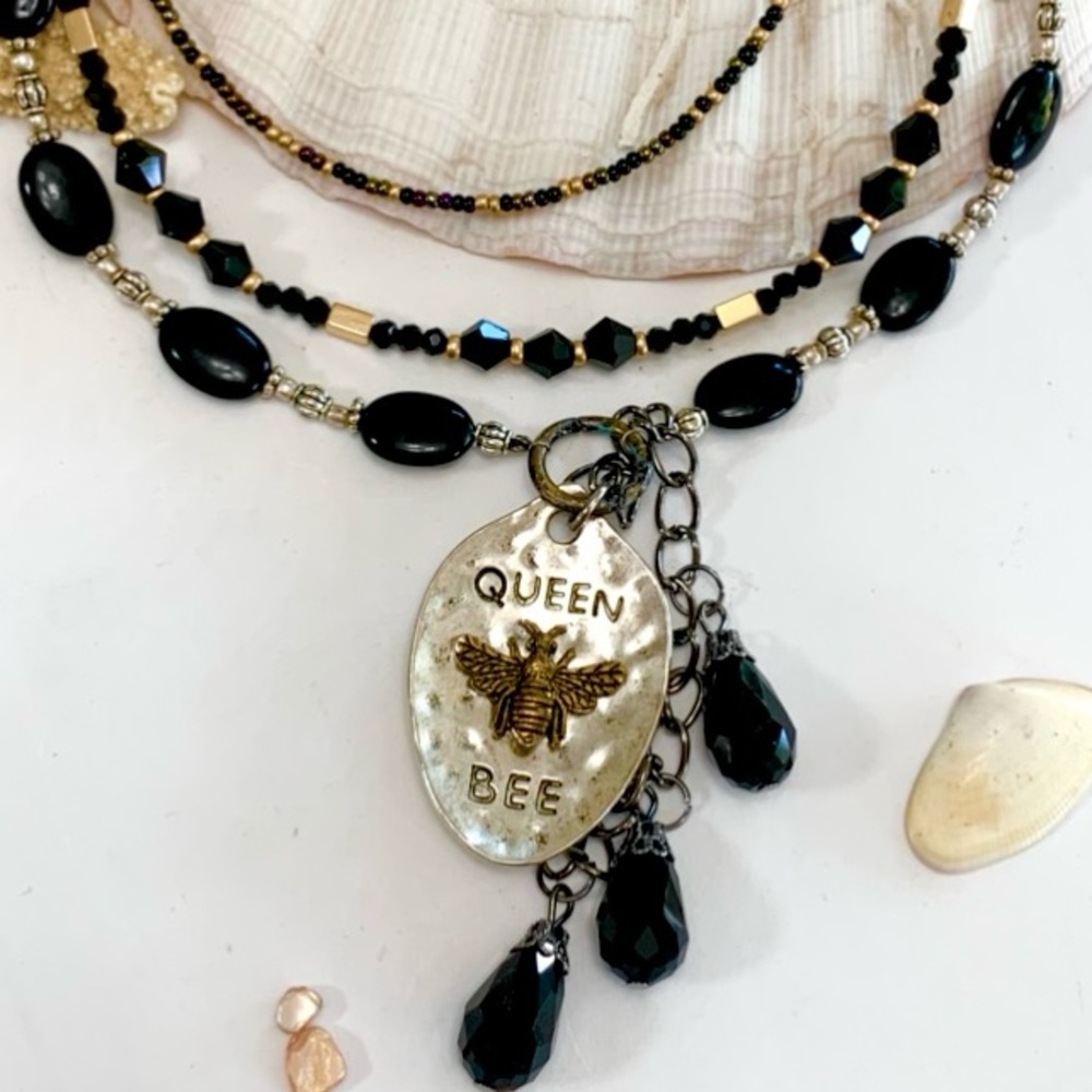 3 Strand Layered Queen Bee Beaded Necklace - Picture 1 of 6